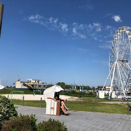 Haus Annegrete Mit Ueberdachter Terrasse Zum Garten * Bensersiel