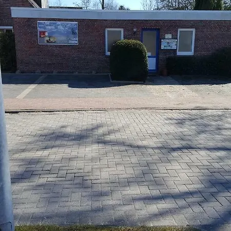 Haus Annegrete Mit Ueberdachter Terrasse Zum Garten * Bensersiel