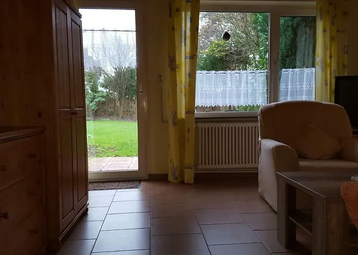 Haus Annegrete Mit Ueberdachter Terrasse Zum Garten Appartement Bensersiel